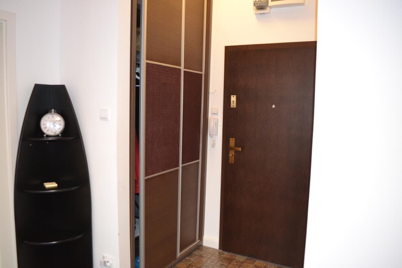 Ferienwohnung Victoria Plaza Two Bdr Apt Bukarest Exterior foto