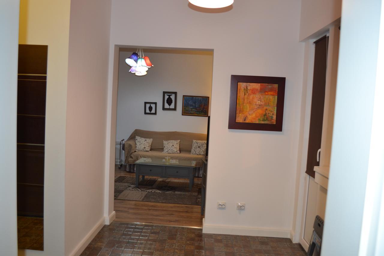 Ferienwohnung Victoria Plaza Two Bdr Apt Bukarest Exterior foto